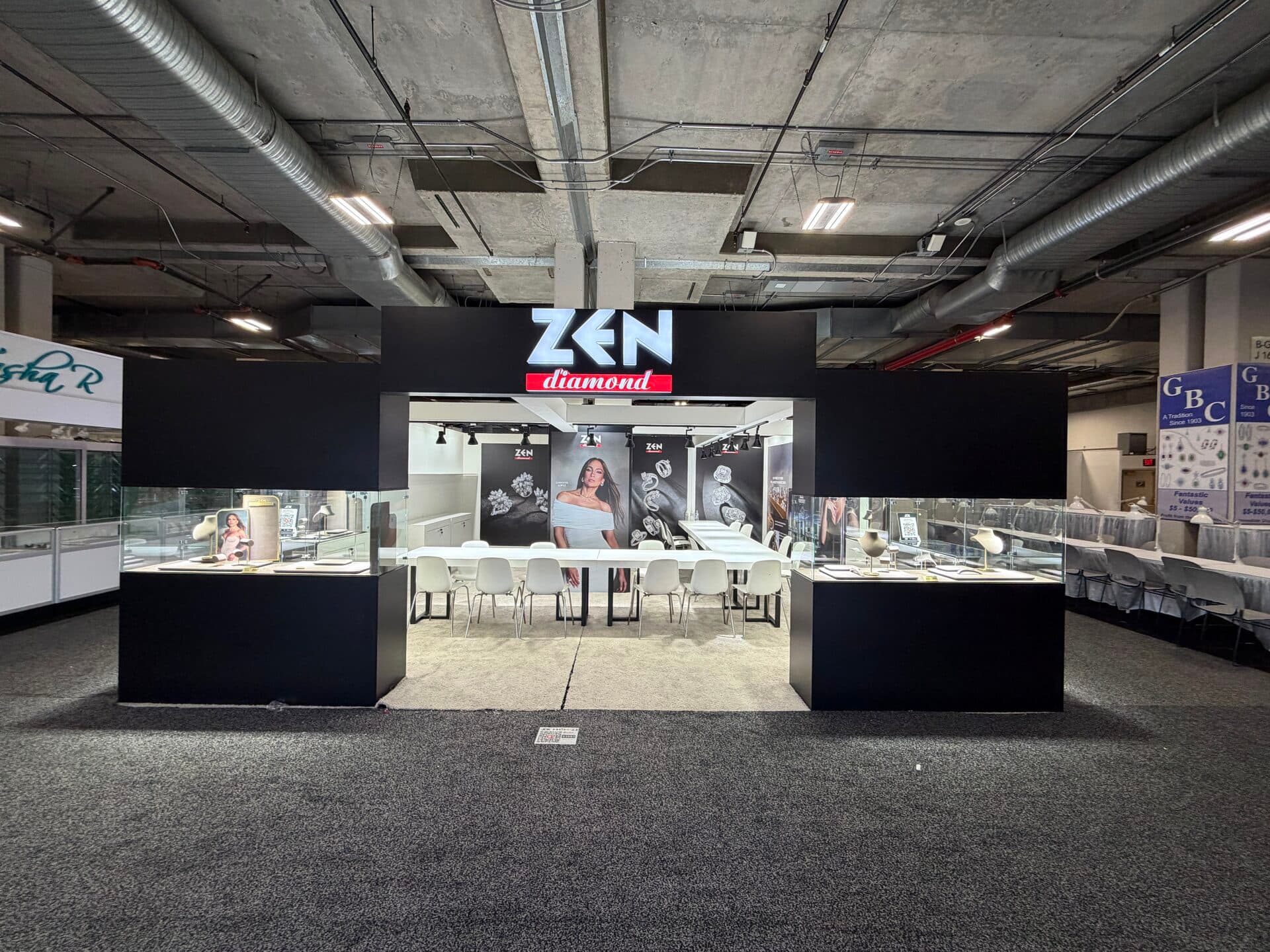 Trade show booth built by VitrinIQ